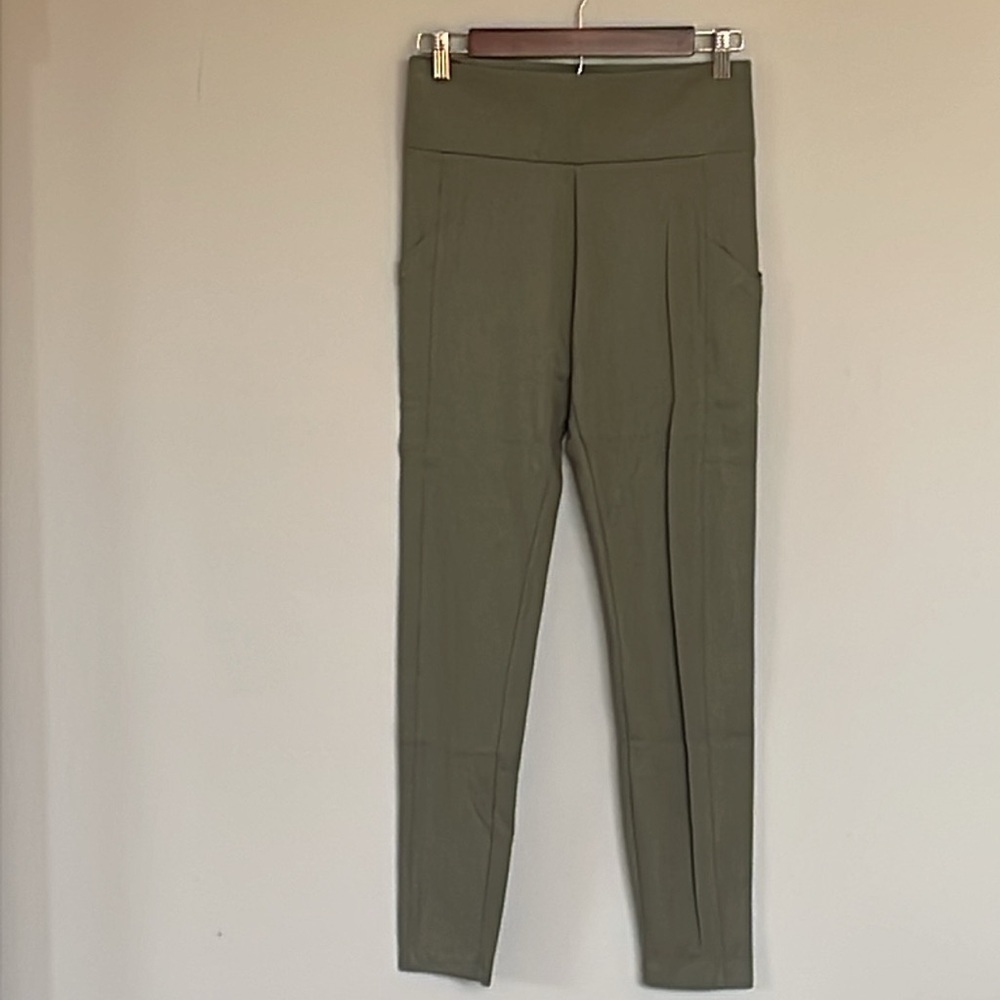 NWT Lou & Grey army green Lite Ponte pocket leggings - Picture 7 of 9